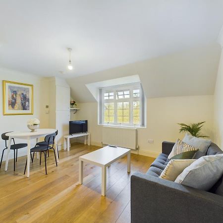 Duplex Redhill Town Centre Apt By Livingo Stays Zewnętrze zdjęcie
