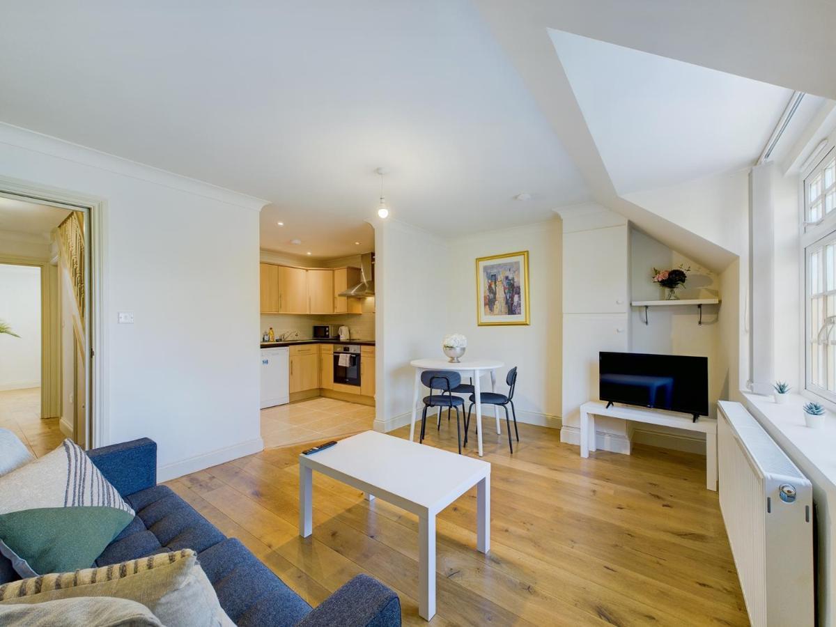Duplex Redhill Town Centre Apt By Livingo Stays Zewnętrze zdjęcie