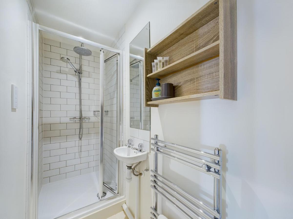 Duplex Redhill Town Centre Apt By Livingo Stays Zewnętrze zdjęcie