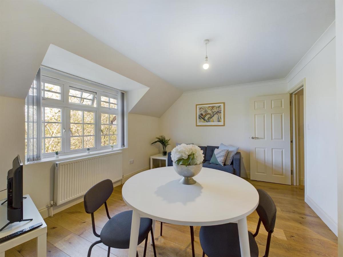 Duplex Redhill Town Centre Apt By Livingo Stays Zewnętrze zdjęcie